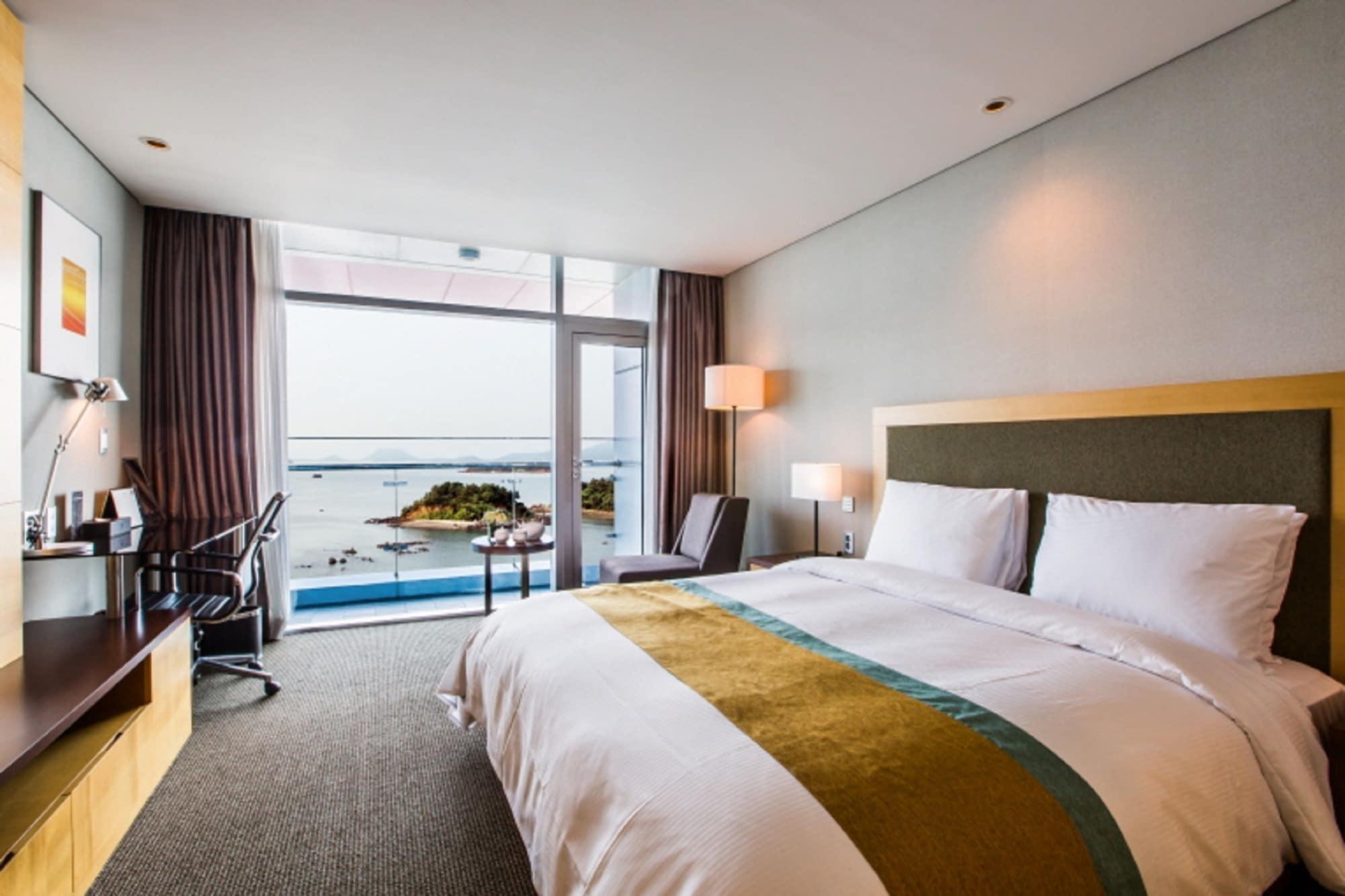 Hidden Bay Hotel Yeosu Bagian luar foto