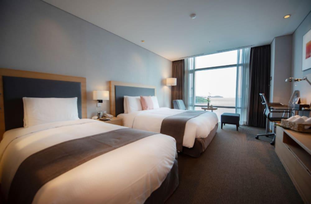 Hidden Bay Hotel Yeosu Bagian luar foto