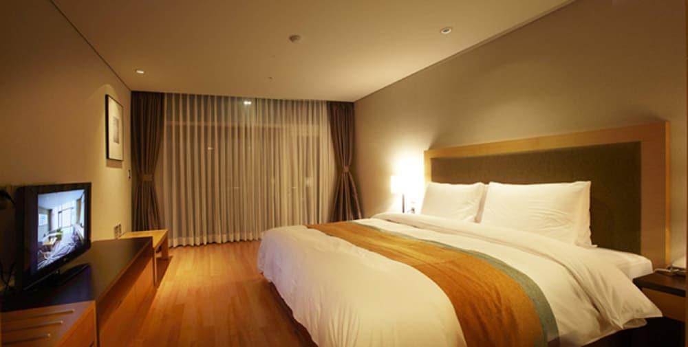 Hidden Bay Hotel Yeosu Bagian luar foto