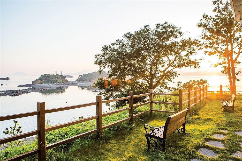 Hidden Bay Hotel Yeosu Bagian luar foto