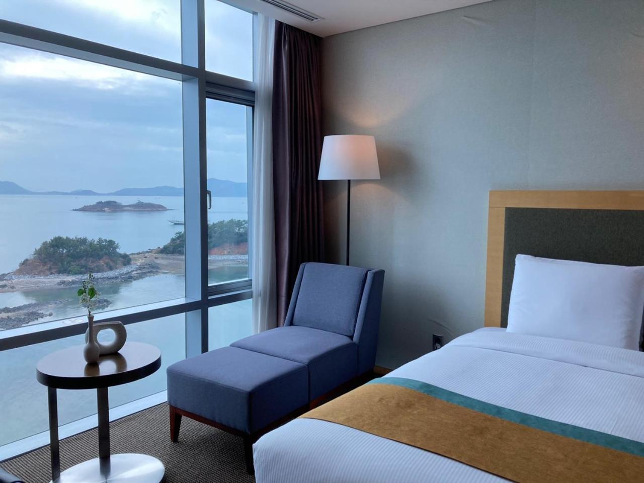 Hidden Bay Hotel Yeosu Bagian luar foto
