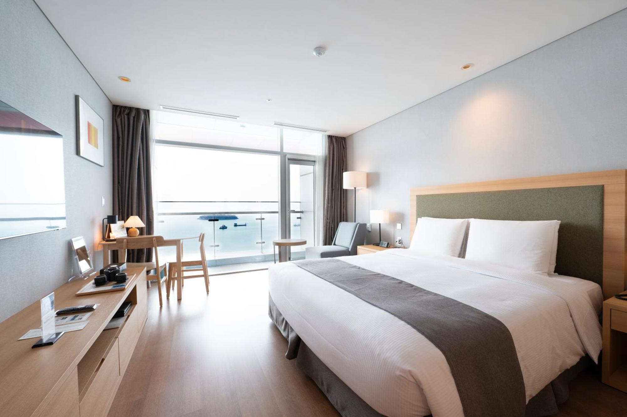 Hidden Bay Hotel Yeosu Bagian luar foto