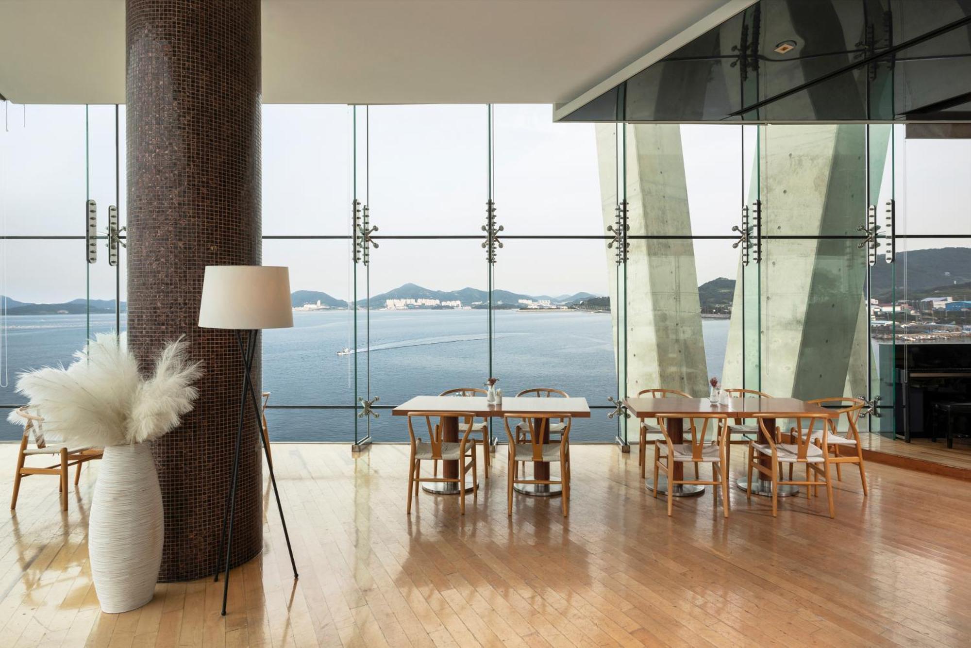 Hidden Bay Hotel Yeosu Bagian luar foto