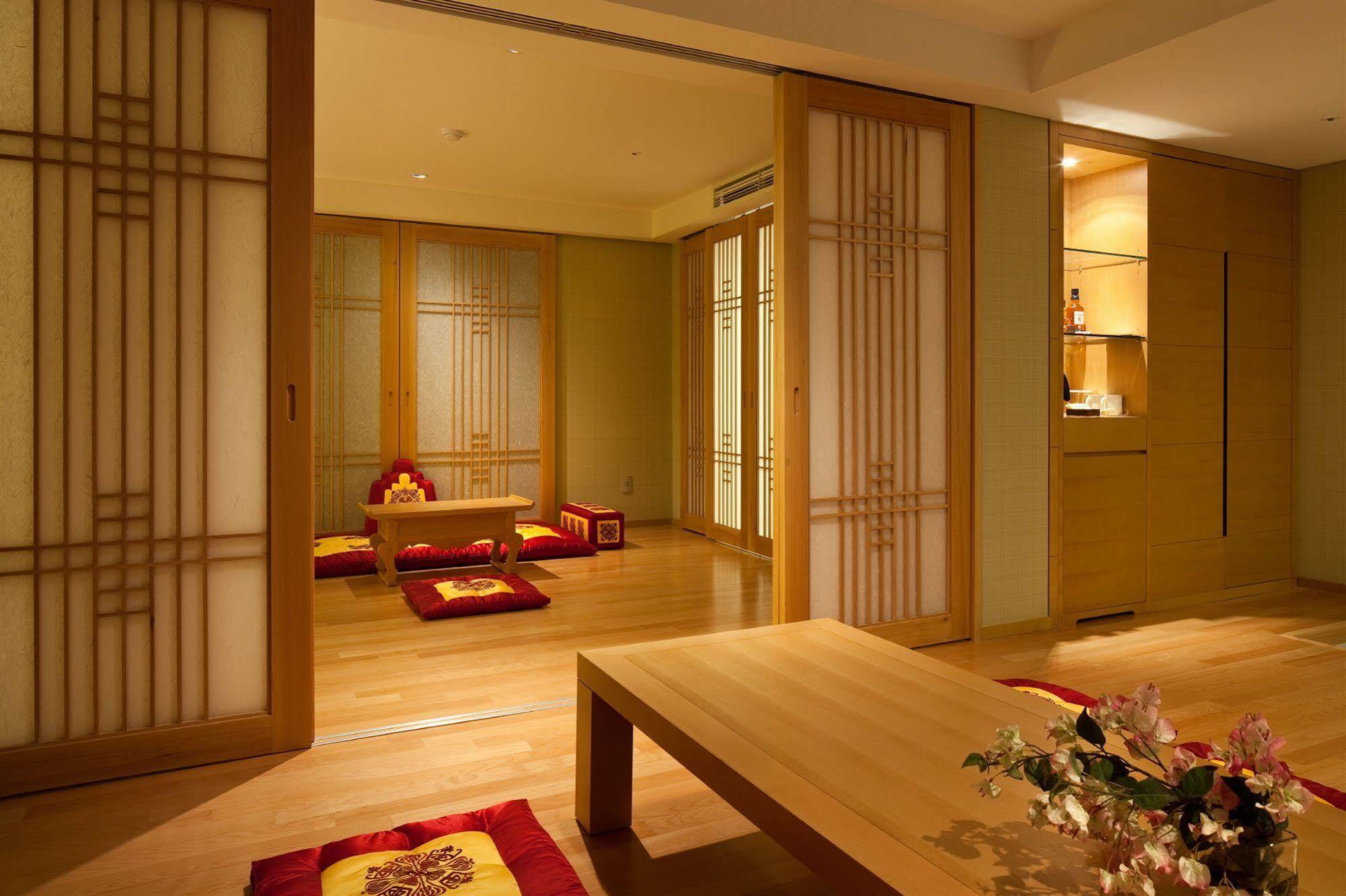 Hidden Bay Hotel Yeosu Bagian luar foto