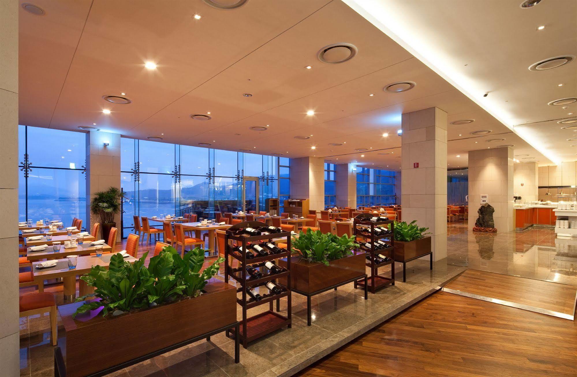 Hidden Bay Hotel Yeosu Bagian luar foto